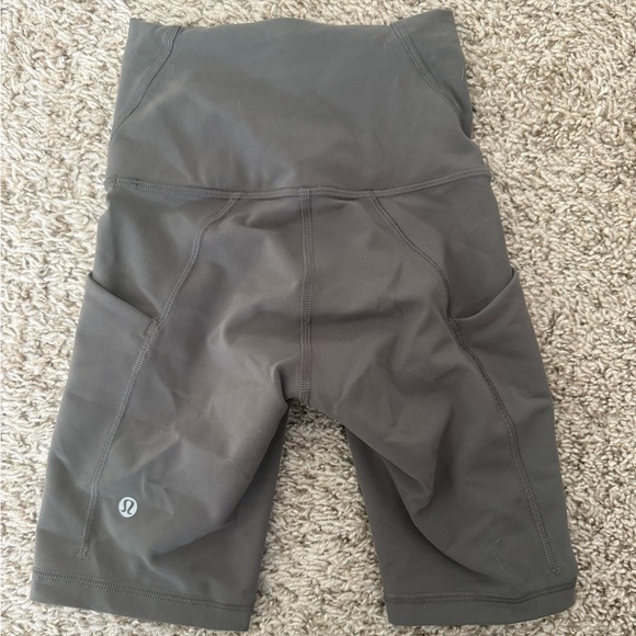 Lululemon Wunder Train High-Rise Short with Pockets 8"
In Carob Brown - Picture 4 of 6